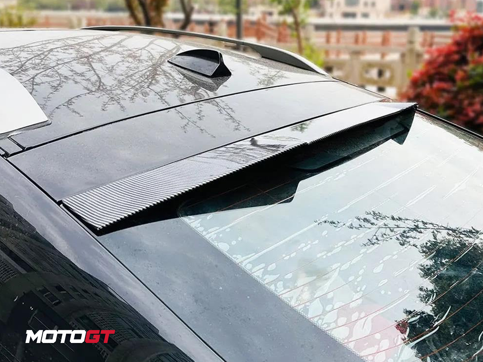 3 SERIES REAR ROOF SPOILER